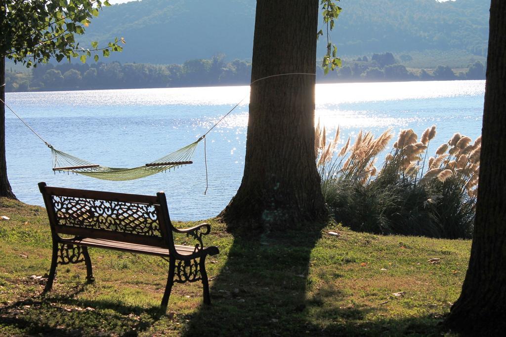 Villa Il Castoro Di Martignano à Anguillara Sabazia Extérieur photo